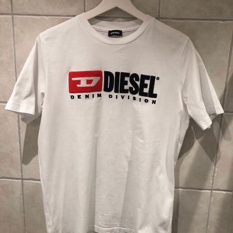 Lite brukt Diesel t-skjorte i str. S.  400kr.