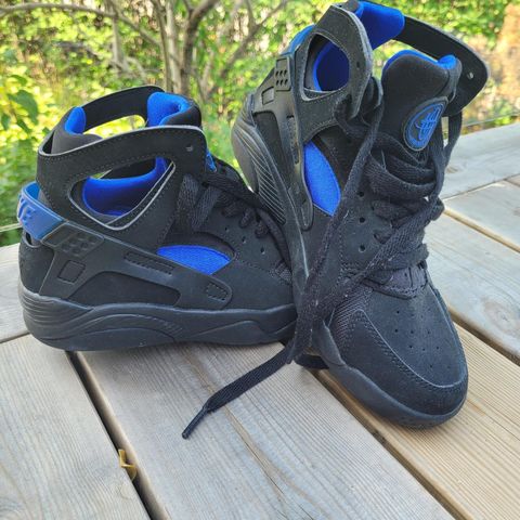 Nike Air Flight Huarache Junior str. 35,5 (NY)