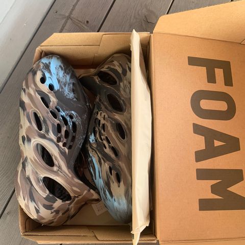 Yeezy Foam Runner MX Cinder