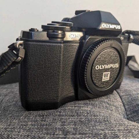 Olympus OM-D-E-M10