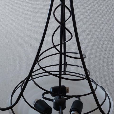 Stor taklampe tilsalg. Bredde  40cm