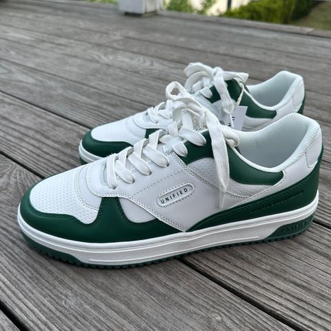 Unified retro sneakers! Ubrukt, str 45.