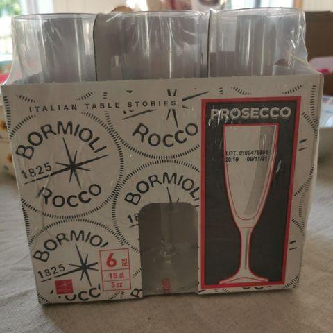 Prosecco / champagne glass