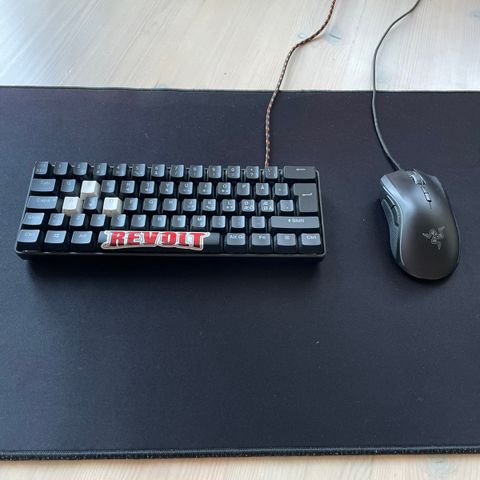 Gaming keyboard, mus og matte