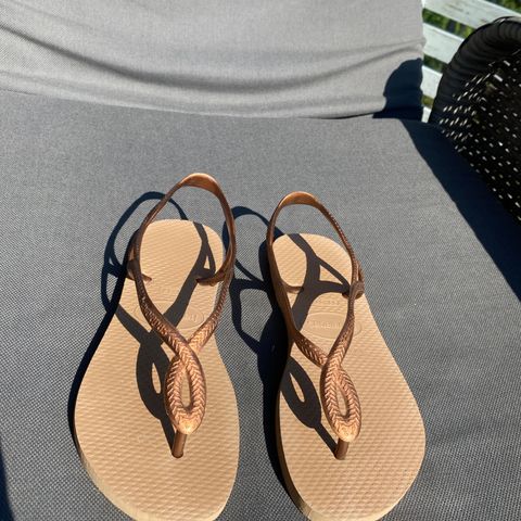 Pent brukte Havaianas sandaler/flip-flops str.33-34 selges!