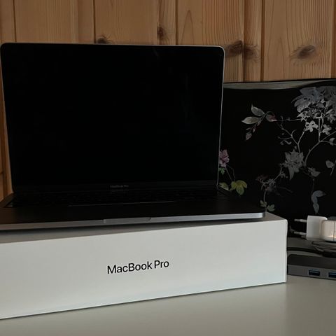 MacBook Pro 13 (2020)