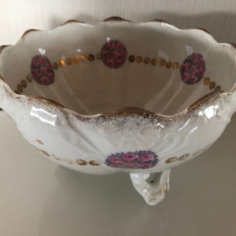 Antikk stor skål i porselen