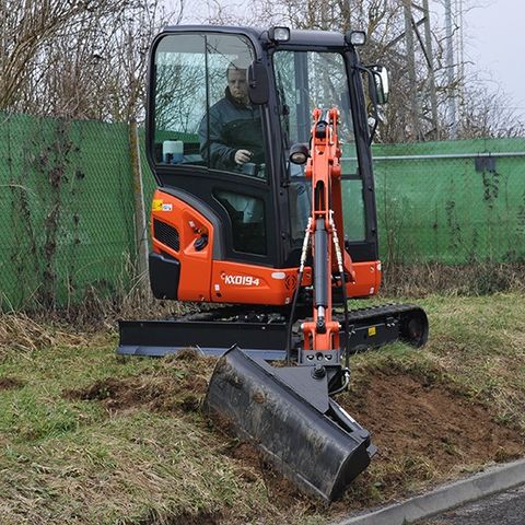 Gravemaskin Utleie 1 og 1,9 tonn Kubota u10-3 og KX019-4 Beltedumper