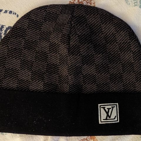 Louise vuitton lue/beanie