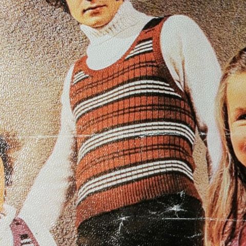 Vintage 70-talls strikkevest, 100% ull, håndstrikket.