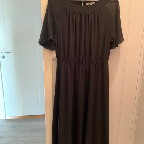 Black midi dress size 40