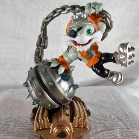 Smash Hit Skylander