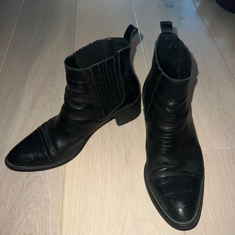 Skinnboots fra Bianco-39