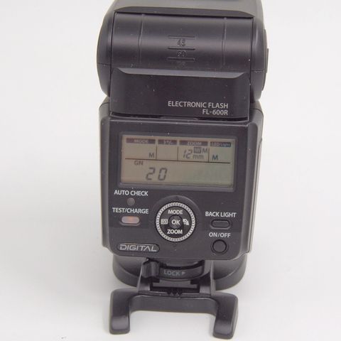 Olympus FL-600R flash