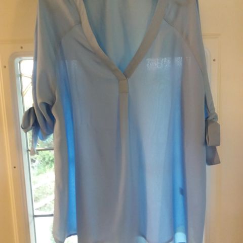Str. 2Xl lyseblå bluse