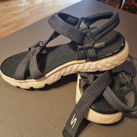 Skechers Sandaler s 35