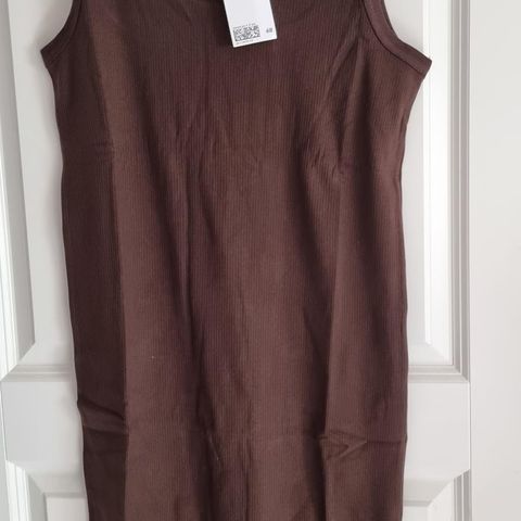 Ubrukt bodycon ribbestrikket trikotkjole fra H&M