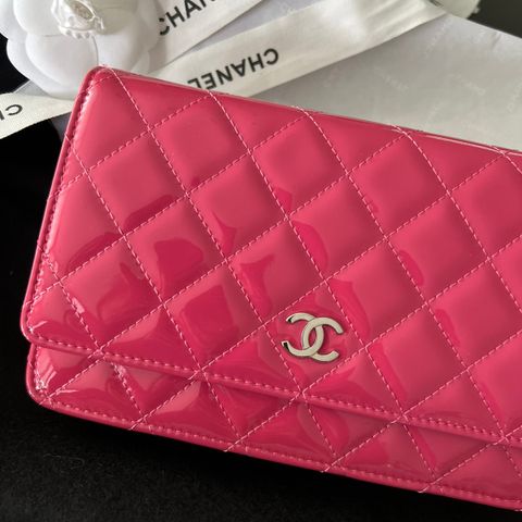 NEW CHANEL CLASSIC WALLET ON CHAIN WOC FUCHCIA / PINK