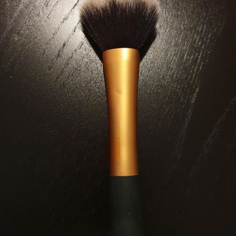 Real Techniques powder brush, stor sminkekost