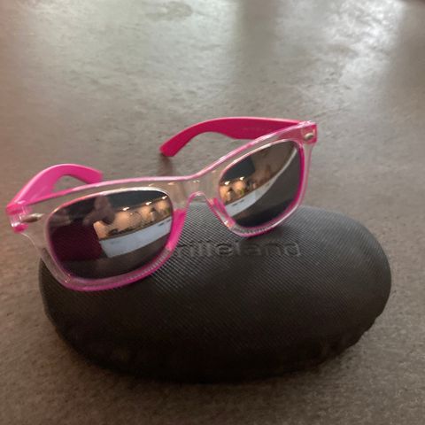 Solbriller til barn/jente fra Brilleland