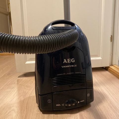 AEG støvsuger. 1500 W. Lite brukt