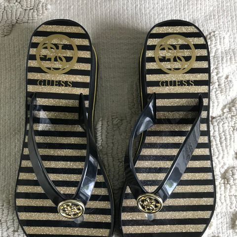 Flip flops Guess, str 35, NYE!!!