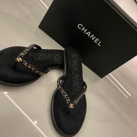 Chanel flip flop