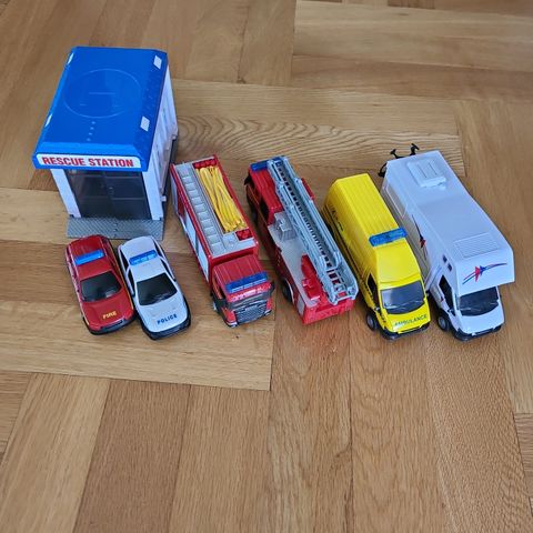 Lekebiler fra Teama toys