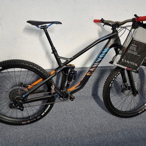 Canyon Strive CF 7.0 M 27.5”