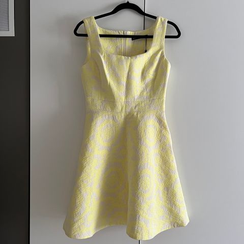 Karen Millen, aldri brukt A-Line Yellow Dress, str. 38