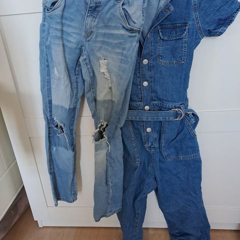 Jeansdress og bukse i str. 152.