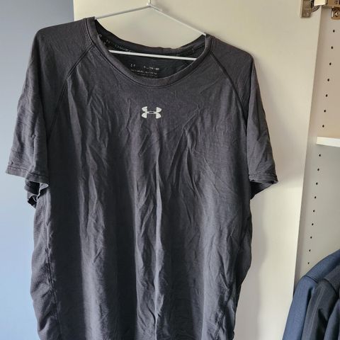 Sort Under Armour t-shirt, X-L