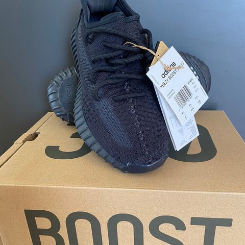 Helt nye og ubrukte Adidas Yeezy Onyx str 37 1/3 selges