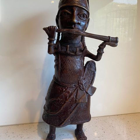 African Benin Bronze Statue fra Nigeria