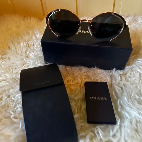 Prada rosegold oval solbriller