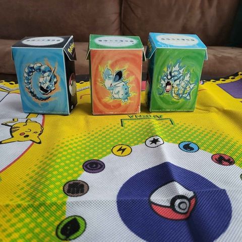 Vintage pokemon deck box og play matte.