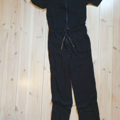 Jumpsuit med korte ermer