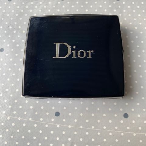 Dior Svart Øyenskygge selges