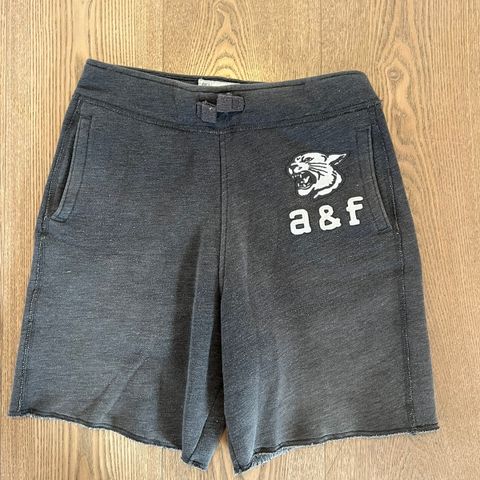 Behagelig, anvendelig og kul shorts fra Abercrombie & Fitch str S 12-14 år