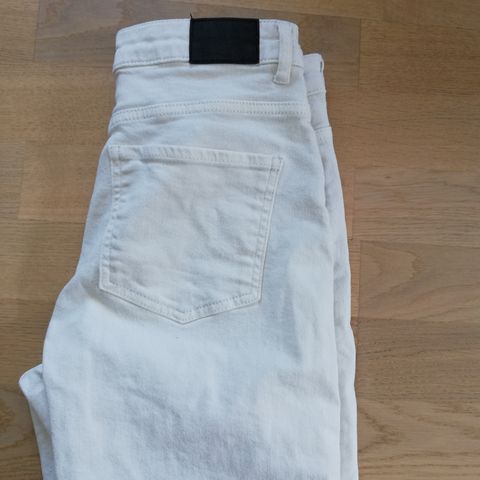 Perfect jeans fra gina tricot str 38 selges billig