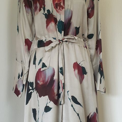 RICCOVERO * Pin Dress i silkeblanding * str M