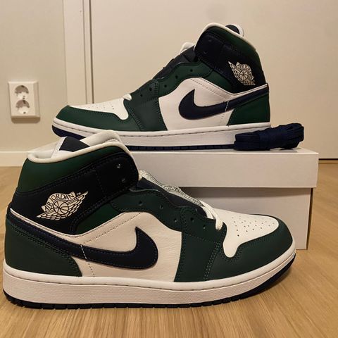 Air Jordan 1 Mid SE Noble Green (W)  44.5 EU