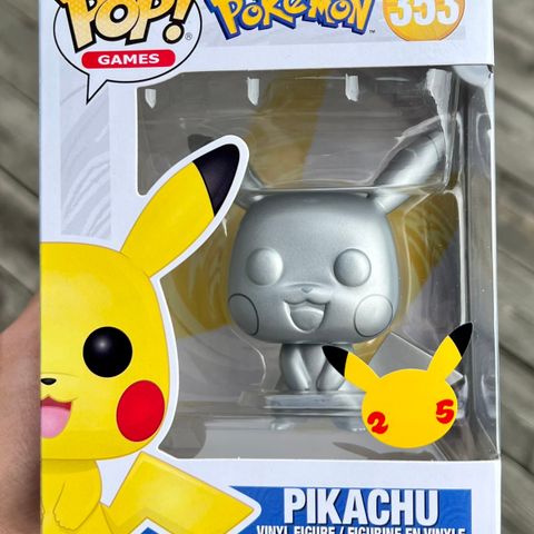 Funko Pop! Pikachu (Silver Metallic) | Pokémon | Pokemon (353)