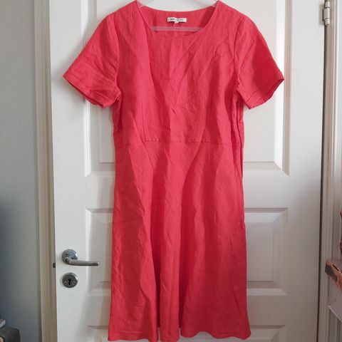 100% LINEN. Flott kjole. MARIE PHILIPPE. Aprikos farge / rød-oransje.