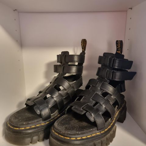 Dr. Martens Gladiator Sandals. Str 39