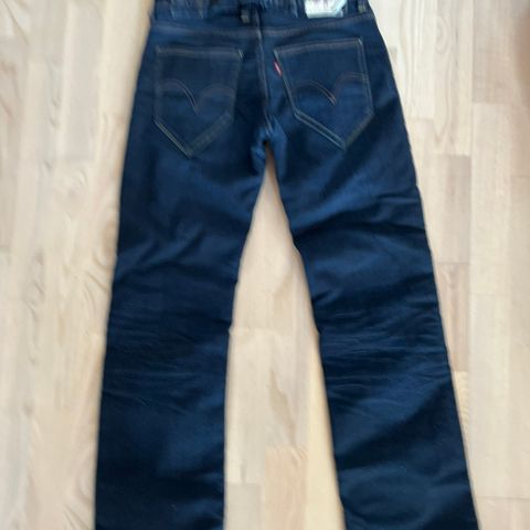 Levi’s engineered str 29/32