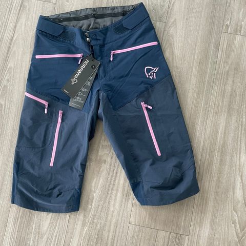 norrøna fjørå flex 1 shorts ny!