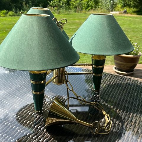Klassisk grønn TAKLAMPE, messing lampe med tekstillampetter