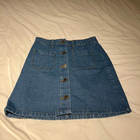 Denimskjørt i størrelse XS fra Miss Selfridge