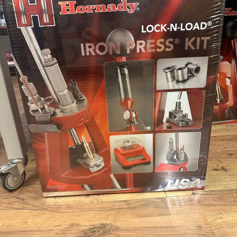 HORNADY LOCK-N-LOAD IRON PRESS KIT ( FOR DEN SOM LADER MYE ) KUN 8990.-